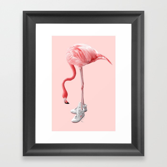 SNEAKER FLAMINGO Gerahmter Kunstdruck | Graphic-design, Digital, Flamingo, Cute, Lustig, Sports, Sneaker, Liebe, Pink, Humor