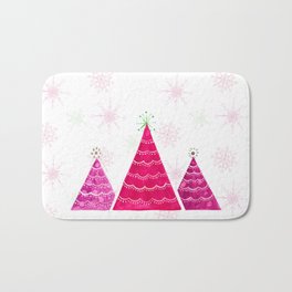 Pink Christmas trees Badematte