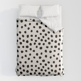 Preppy brushstroke free polka dots black and white spots dots dalmation animal spots design minimal Bettbezug