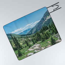 Colorado Wilderness // Why live anywhere else? Amazing Peaceful Scenery with Evergreen Dusted Hills Picnic Blanket