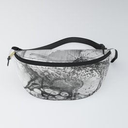 Isolation comes in black Fanny Pack