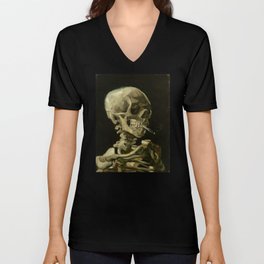 Vincent van Gogh - Skull of a Skeleton with Burning Cigarette Unisex V-Ausschnitt | Gogh, Surrealism, Halloween, Skeleton, Teeth, Vincent, Expressionism, Oil, Smoking, Scary 